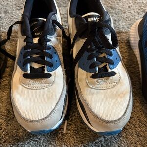 Nike Men's Cream and Navy Sneakers